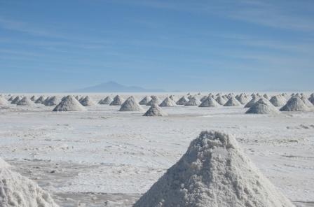 See more pictures in our Salar de Uyuni photo gallery. Salar de Uyuni Bolivia Salt Flats