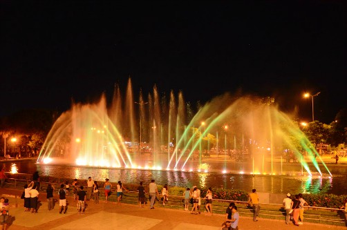 Aguas Danzantes: the Dancing Waters Fountain in Santa Cruz, Bolivia Aguas Danzantes: the Dancing Waters Fountain in Santa Cruz, Bolivia