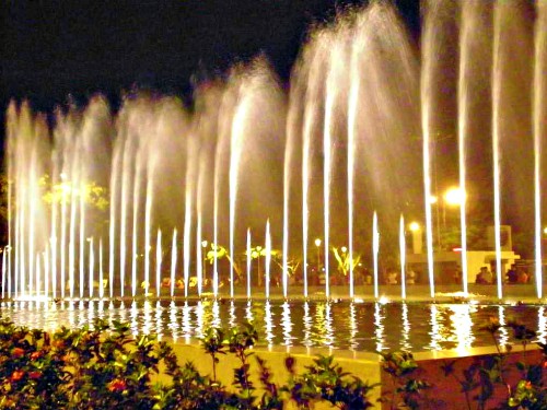 Aguas Danzantes: the Dancing Waters Fountain in Santa Cruz, Bolivia Aguas Danzantes: the Dancing Waters Fountain in Santa Cruz, Bolivia
