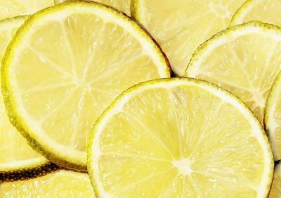 What makes Bolivian lemonade so green and delicious?